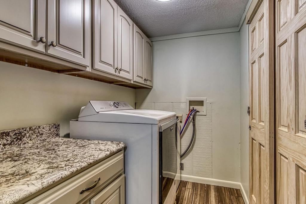 Whispering Winds, Hot Tub, Game Room, Wifi, 1089 Free Tickets Each Paid Day, Dollywood And More Gatlinburg Exterior foto
